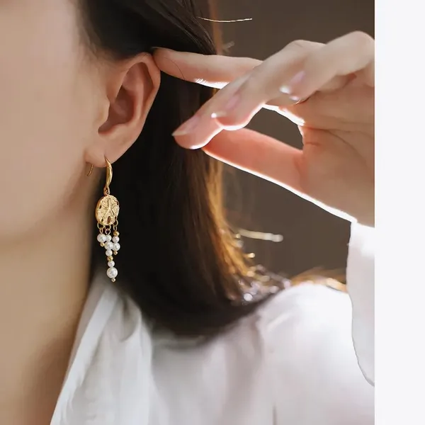 Gold_Earrings_For_Women